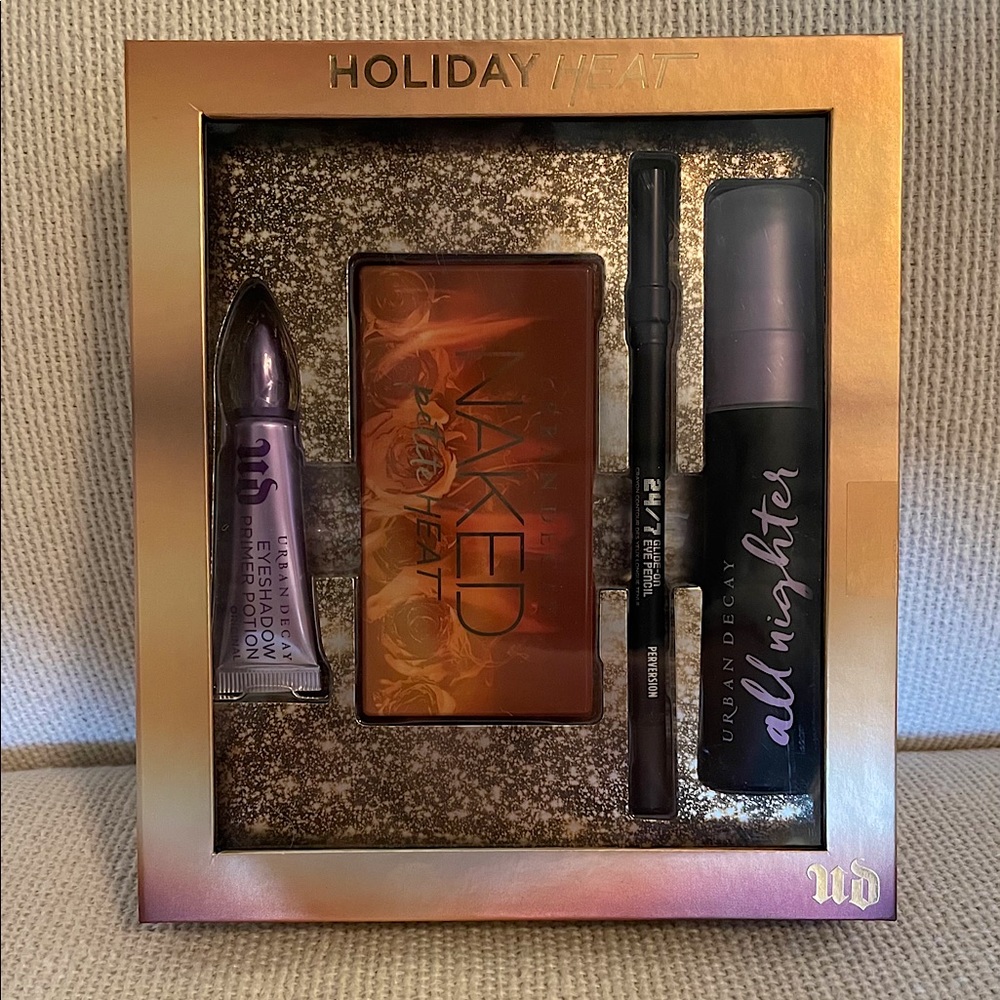 Urban Decay Holiday Heat Gift Set